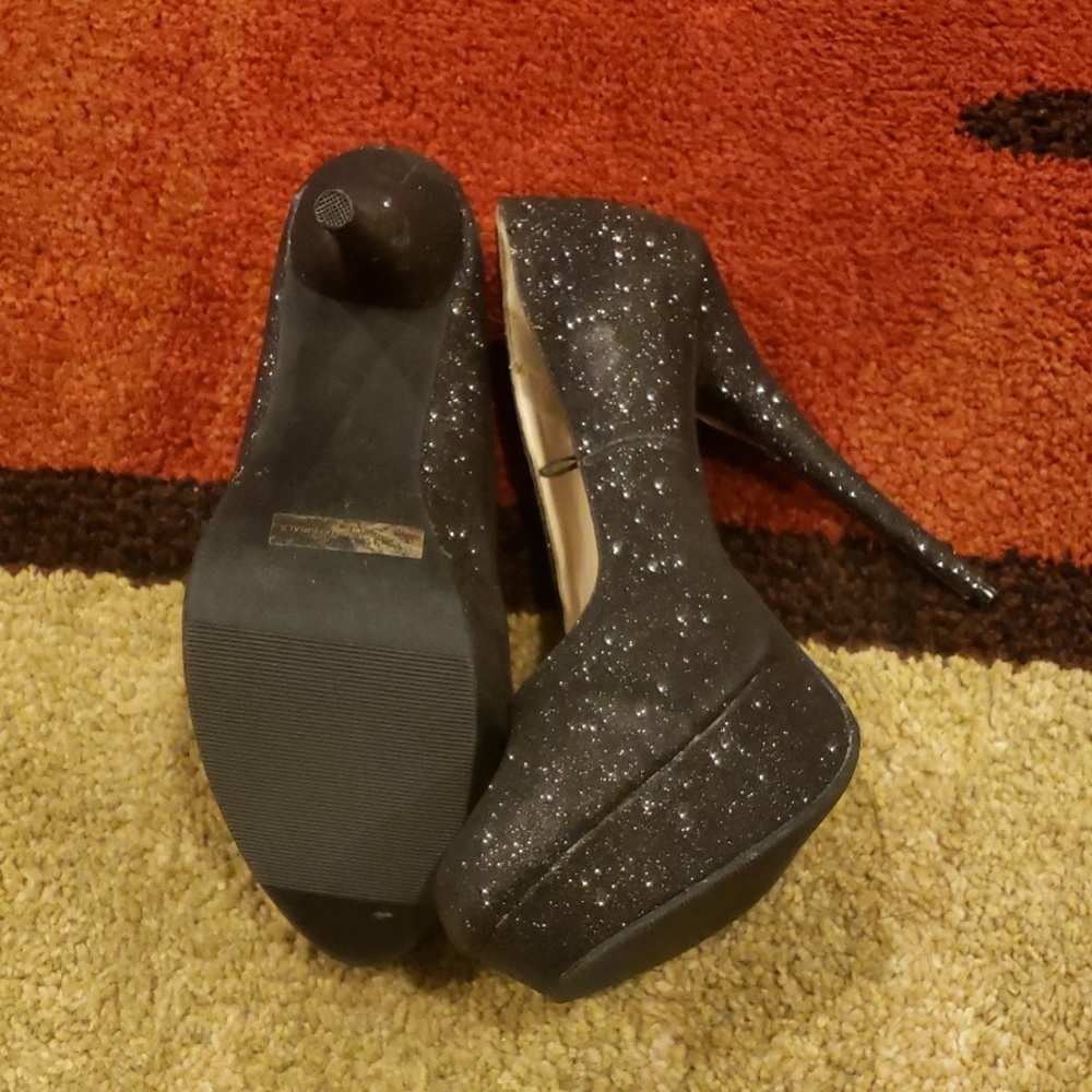 Pumps - Picture 2 of 3